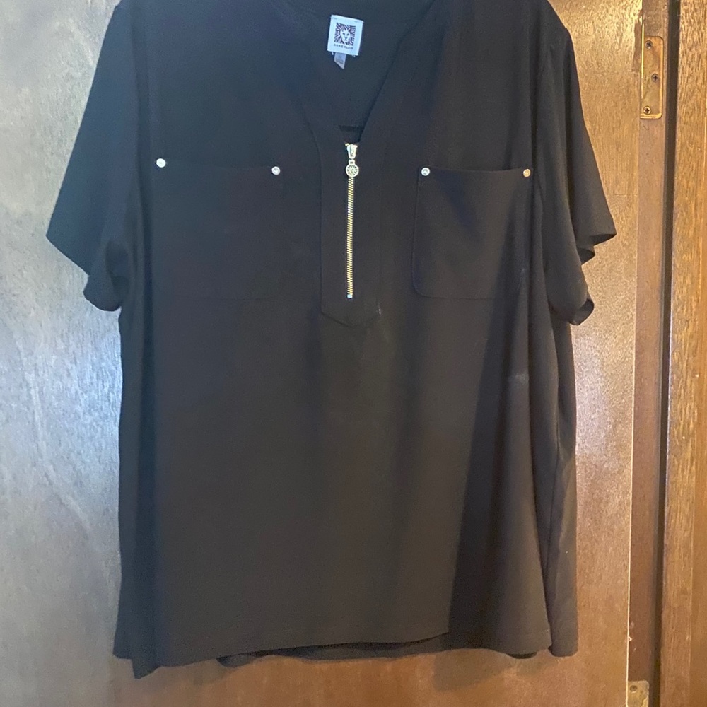 Black tshirt blouse